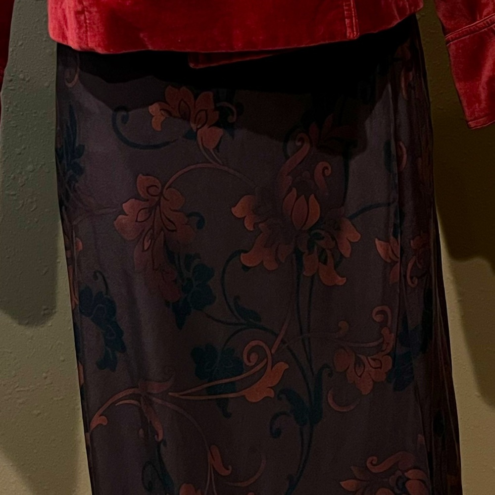 Sundance size 4 100% silk skirt. A-line style.